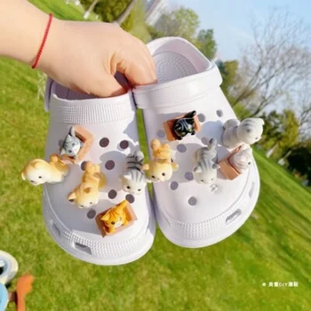 Komik Kediler DIY ayakkabı Takılar Croc Sevimli Karikatür Croc Takılar Tasarımcı Moda Trendi Bahçe Ayakkabı Süslemeleri Güzel Bütün Set