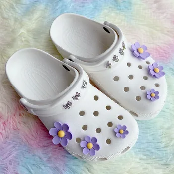 6 adet 6 petal çiçek Croc Takılar Tasarımcı DIY Parlak Bling ayakkabı Dekorasyon Croc PERGEL Takunya Çocuk Erkek Kadın Kız Hediye 2022New