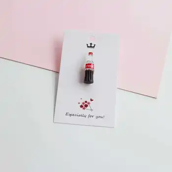 Coca-Cola Simülasyon Mini Broş Rozeti Aksesuarları Öğrenci Sevimli Schoolbag Dekorasyon Küçük Pin Takı Kadın