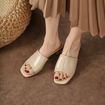2022 Bahar Yeni Kare Ayak Tıknaz Topuk Düz Renk Retro Sandalet İnek Deri Terlik Kalın Topuklu Sandalet Ayakkabı Kadın Slaytlar